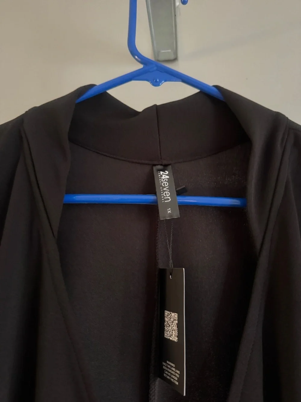 NWT Black Mock Wrap Dress 1X V-Neck Cap Sleeve Travel - Picture 8 of 12